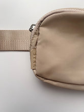 Load image into Gallery viewer, Busy Gal Bag