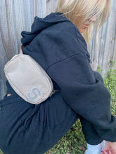 Load image into Gallery viewer, Busy Gal Bag